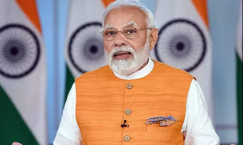 ഞങ്ങൾക്ക് എന്നും ജനങ്ങളാണ് ആദ്യം - ഇന്ധനവില കുറച്ചതിൽ മോദിയുടെ ട്വീറ്റ്‌