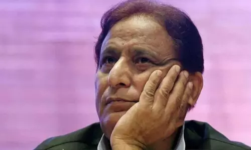 ഞാന്‍ ഹാര്‍ദിക് പട്ടേല്‍ അല്ല: അഖിലേഷ് യാദവ് ജയിലില്‍ സന്ദര്‍ശിച്ചില്ലല്ലോ എന്ന ചോദ്യത്തിന് അസം ഖാന്‍റെ മറുപടി