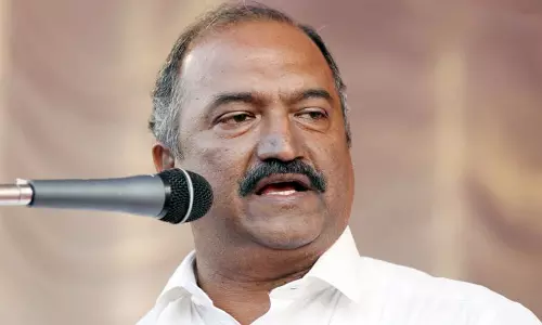 ഇന്ധനവില; സ്വന്തം നിലയ്ക്ക് നികുതി കുറയ്ക്കാതെ സംസ്ഥാന സർക്കാർ