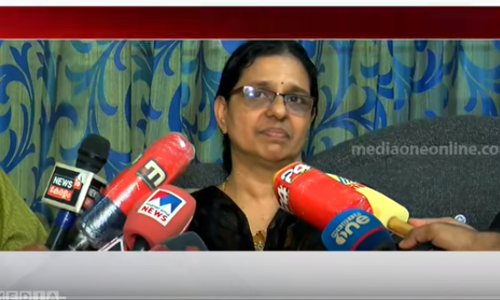 എന്‍റെ മോള്‍ക്കു സംഭവിച്ചതു പോലെ ഇനിയൊരു മക്കള്‍ക്കും ഈ ഗതി വരരുത്; കോടതിവിധി കേട്ട് കണ്ണീരോടെ വിസ്മയയുടെ അമ്മ
