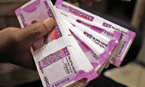 വീട്ടിൽ നിന്ന് 4 ലക്ഷം രൂപ മോഷ്ടിച്ച് സ്മാർട്ട് വാച്ചുകളും മൊബൈൽ ഫോണുകളും വാങ്ങി; എട്ടുവയസുകാരനും ഒമ്പതുവയസുകാരനും പിടിയിൽ