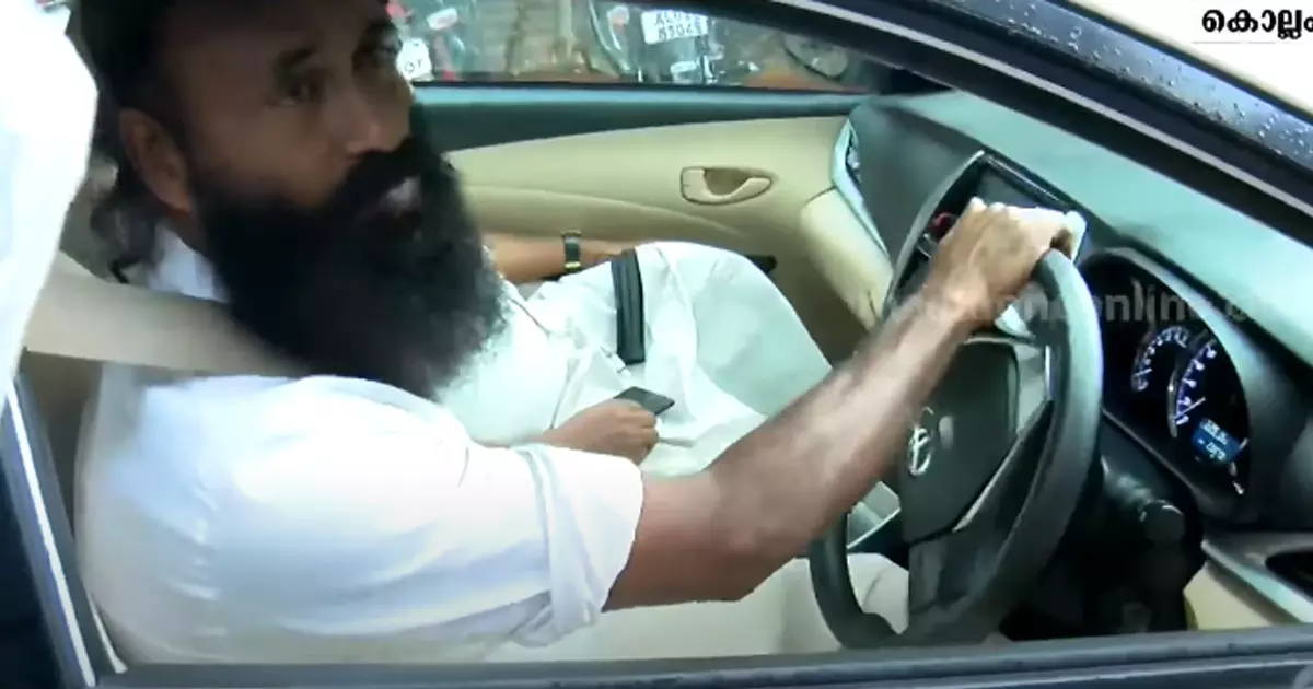 അവളുടെ ആത്മാവ് ഇതിലുണ്ട്: വിസ്മയയുടെ വിവാഹത്തിന് നൽകിയ കാറിൽ വിധി കേൾക്കാനെത്തി അച്ഛൻ