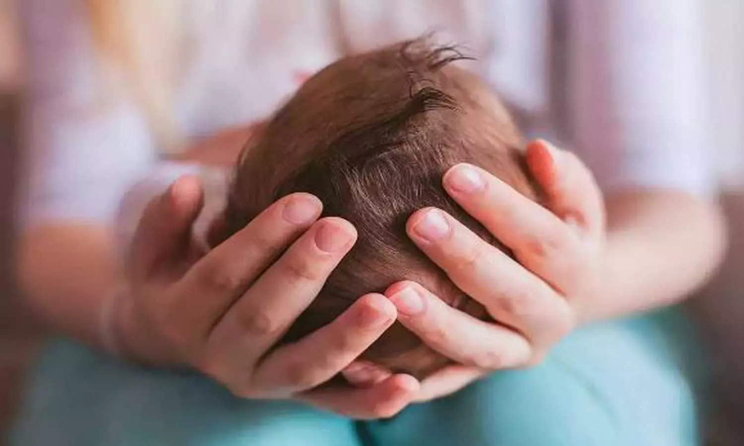 പെട്രോളില്ലാത്തതിനാൽ ആശുപത്രിയിലെത്തിക്കാൻ വൈകി; ശ്രീലങ്കയിൽ രണ്ടുദിവസം പ്രായമായ കുഞ്ഞിന് ദാരുണാന്ത്യം പെട്രോളില്ലാത്തതിനാൽ ആശുപത്രിയിലെത്തിക്കാൻ വൈകി; ശ്രീലങ്കയിൽ രണ്ടുദിവസം പ്രായമായ കുഞ്ഞിന് ദാരുണാന്ത്യം