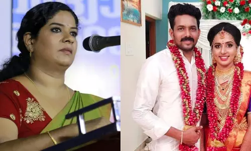 ആ കാറങ്ങ് മേടിച്ചു കൊടുത്താൽ പ്രശ്നം തീരുമായിരുന്നല്ലോ എന്ന പരിഹാര നിർദേശം കണ്ടു ഞെട്ടി