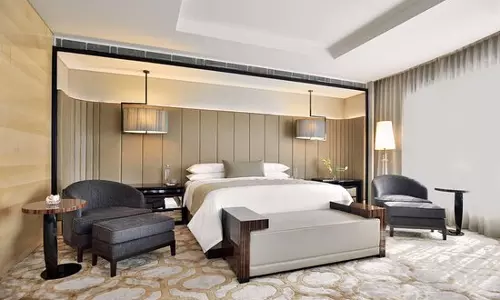 97 ദിവസം പഞ്ചനക്ഷത്ര ഹോട്ടല്‍ താമസം, ബില്ല് 10,000   ദിനാറിനും മുകളില്‍; പണം ചോദിച്ചപ്പോള്‍ കൈമലര്‍ത്തി യുവാവ്