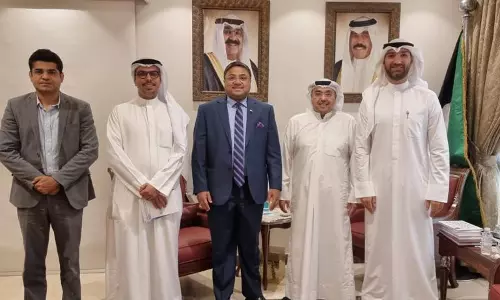 കുവൈത്ത് കോൺസുലാർ കാര്യ സഹമന്ത്രിയുമായി   ഇന്ത്യൻ അംബാസഡർ കൂടിക്കാഴ്ച നടത്തി