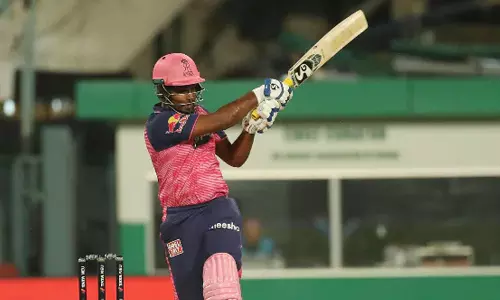 അവനാണ് ശരി, ബ്രില്യന്റ്; സഞ്ജുവിന് പിന്തുണയുമായി ഹർഷ ഭോഗ്‌ലെ