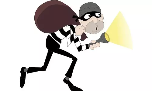 വീട്ടുടമയ്ക്ക് പ്രണയലേഖനം എഴുതിവെച്ച് മോഷ്ടാവ്; കൊണ്ടുപോയത് 20 ലക്ഷം രൂപയുടെ ആഭരണങ്ങൾ