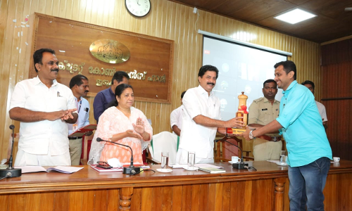 എന്‍റെ കേരളം പ്രദർശന വിപണനമേള;  സമഗ്ര കവറേജിനുള്ള പുരസ്കാരം മീഡിയ വണിന്