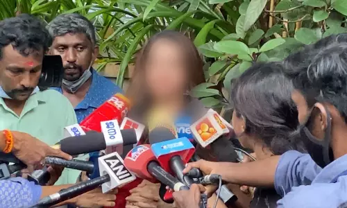 സർക്കാറിനെ വിശ്വസിക്കുന്നു, എന്റെ ആശങ്കകളാണ് മുഖ്യമന്ത്രിയോട് പങ്കുവെച്ചത്: അതിജീവിത