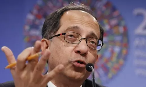 വർഗീയ ധ്രുവീകരണവും വിഭാഗീയതയും ഇന്ത്യയുടെ സാമ്പത്തിക വളർച്ചയെ തകർക്കുന്നു- ലോകബാങ്ക് മുൻ തലവൻ കൗശിക് ബസു