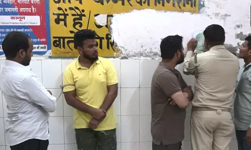 താജ് മഹൽ മസ്ജിദിൽ നമസ്‌കരിച്ചു; നാലു വിനോദസഞ്ചാരികൾ അറസ്റ്റിൽ