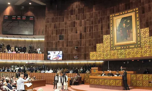 തെരഞ്ഞെടുപ്പിലെ ഇ.വി.എം ഉപയോഗം നിർത്താനുള്ള ബില്ലിന് പാക് അസംബ്ലി അംഗീകാരം