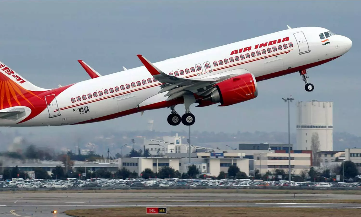 സ്വകാര്യവൽകരിച്ചിട്ടും സ്വഭാവം മാറാതെ എയർ ഇന്ത്യ; അബൂദബിയിൽനിന്ന് തിരുവനന്തപുരത്തേക്ക് പോകേണ്ട വിമാനം വൈകിയത് 24 മണിക്കൂർ