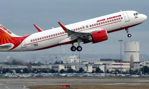 അബൂദബി-തിരുവനന്തപുരം വിമാനം 52 മണിക്കൂറോളം വൈകുന്നു;യാത്രക്കാർ ദുരിതത്തിൽ അബൂദബി-തിരുവനന്തപുരം വിമാനം 52 മണിക്കൂറോളം വൈകുന്നു;യാത്രക്കാർ ദുരിതത്തിൽ