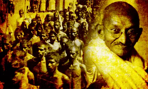 ലിബറല്‍ ഗാന്ധിയും    ഫനാറ്റിക് മാപ്പിളയും