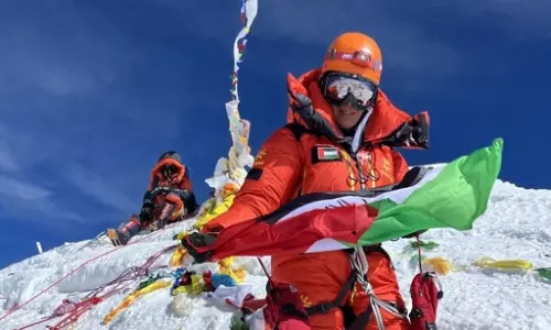 നയ്‌ല അല്‍ ബലൂഷി; എവറസ്റ്റ് കൊടുമുടി കീഴടക്കിയ ആദ്യ ഇമാറാത്തി വനിത