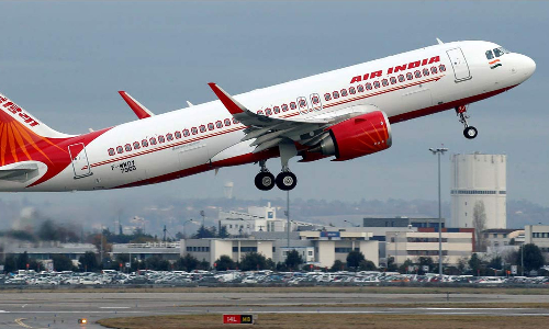 സ്വകാര്യവൽകരിച്ചിട്ടും സ്വഭാവം മാറാതെ എയർ ഇന്ത്യ; അബൂദബിയിൽനിന്ന് തിരുവനന്തപുരത്തേക്ക് പോകേണ്ട വിമാനം വൈകിയത് 24 മണിക്കൂർ