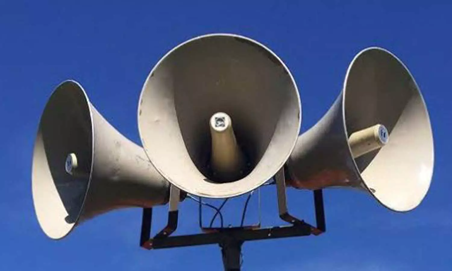 ആരാധനാലയങ്ങളിലെ ശബ്ദ നിയന്ത്രണം; നടപടി കർശനമാക്കാൻ ഡി.ജി.പിക്ക് നിര്ദേശം ആരാധനാലയങ്ങളിലെ ശബ്ദ നിയന്ത്രണം; നടപടി കർശനമാക്കാൻ ഡി.ജി.പിക്ക് നിര്ദേശം