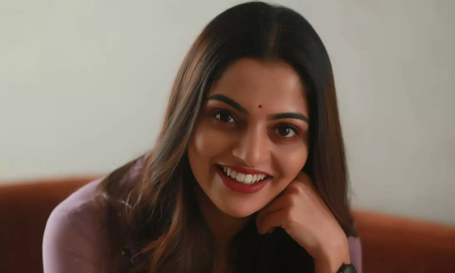 ബീഫ് വിവാദം: നിലപാടിൽ ഉറച്ചുനിൽക്കുന്നു, സൈബറാക്രമണം കാര്യമാക്കാറില്ല - നിഖില വിമൽ ബീഫ് വിവാദം: നിലപാടിൽ ഉറച്ചുനിൽക്കുന്നു, സൈബറാക്രമണം കാര്യമാക്കാറില്ല - നിഖില വിമൽ