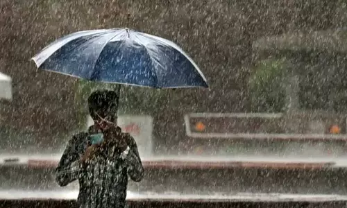 ഈ മാസം 31 വരെ മഴക്ക് സാധ്യതയെന്ന് കാലാവസ്ഥാ നിരീക്ഷണകേന്ദ്രം; ഇന്ന് മഴമുന്നറിയിപ്പ് ഇല്ല