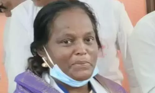 ആദ്യമെല്ലാം ബന്ധുക്കള് ദേഷ്യപ്പെടുമായിരുന്നു: 13 വര്ഷമായി അവധിയെടുക്കാത്ത അധ്യാപിക ആദ്യമെല്ലാം ബന്ധുക്കള് ദേഷ്യപ്പെടുമായിരുന്നു: 13 വര്ഷമായി അവധിയെടുക്കാത്ത അധ്യാപിക