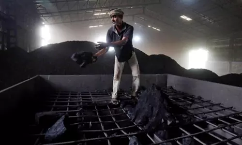 ഇന്ത്യയില് കൽക്കരി ഇറക്കുമതിക്കൊരുങ്ങി കേന്ദ്രം ഇന്ത്യയില് കൽക്കരി ഇറക്കുമതിക്കൊരുങ്ങി കേന്ദ്രം