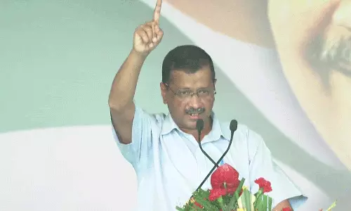 ബി.ജെ.പി നിങ്ങളുടെ കുട്ടികളെ കലാപകാരികളും ഗുണ്ടകളുമാക്കും, അവരെ ഡോക്ടറോ എൻജിനീയറോ ആക്കണമെങ്കിൽ എനിക്കൊരു അവസരം തരൂ; കെജ്‍രിവാൾ