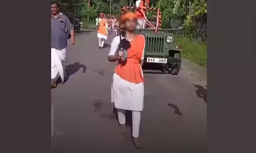 വാളേന്തിയുള്ള വനിതകളുടെ പ്രകടനം: നടപടി സ്വീകരിക്കാതെ പൊലീസ്