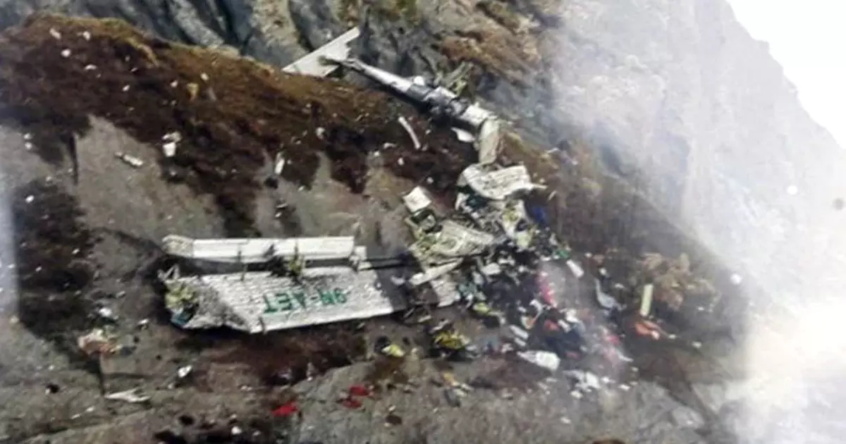 തകര്ന്ന നേപ്പാള് വിമാനത്തിന്റെ അവശിഷ്ടങ്ങൾ കണ്ടെത്തി തകര്ന്ന നേപ്പാള് വിമാനത്തിന്റെ അവശിഷ്ടങ്ങൾ കണ്ടെത്തി