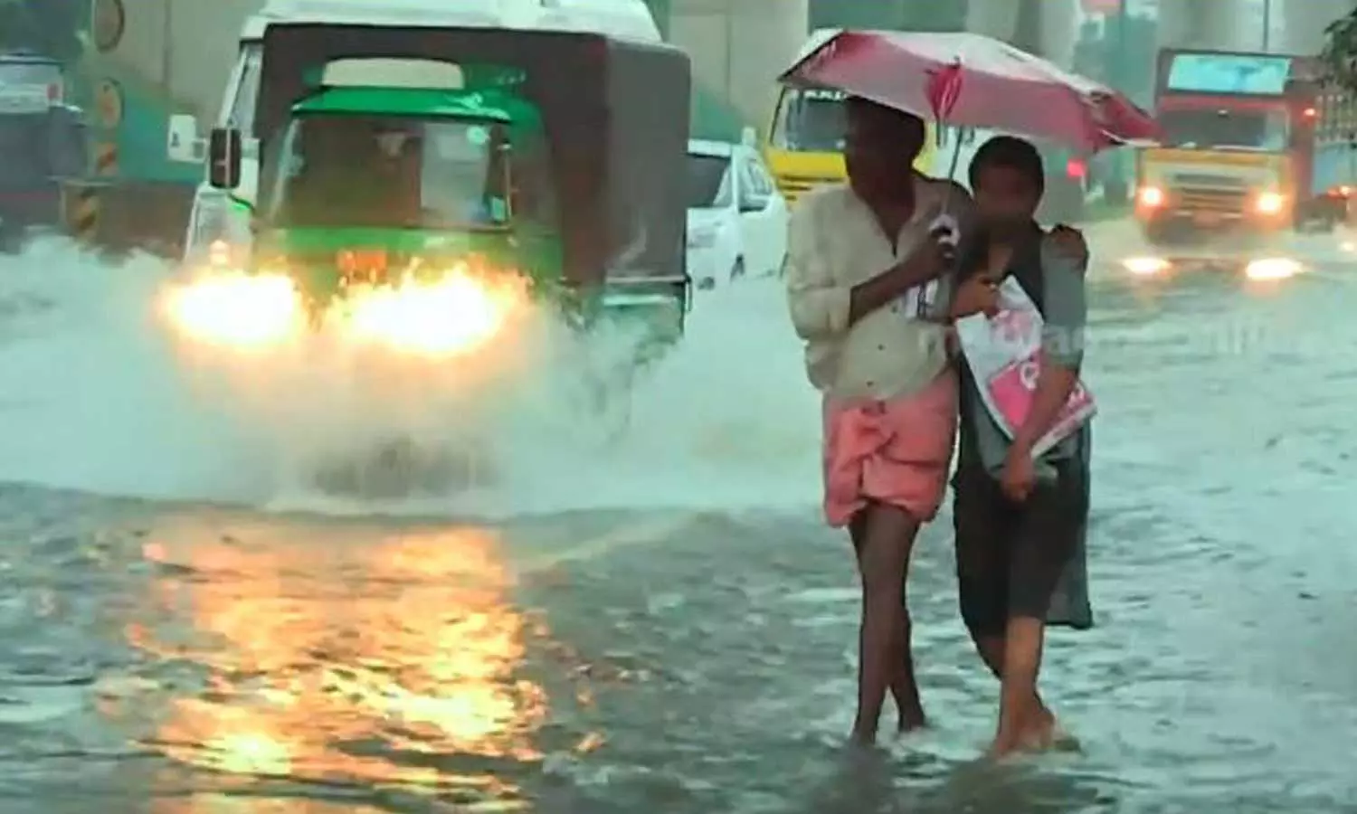 കേരളത്തിൽ അടുത്ത അഞ്ച് ദിവസം ഇടി മിന്നലോട് കൂടിയ വ്യാപകമായ മഴക്ക് സാധ്യത
