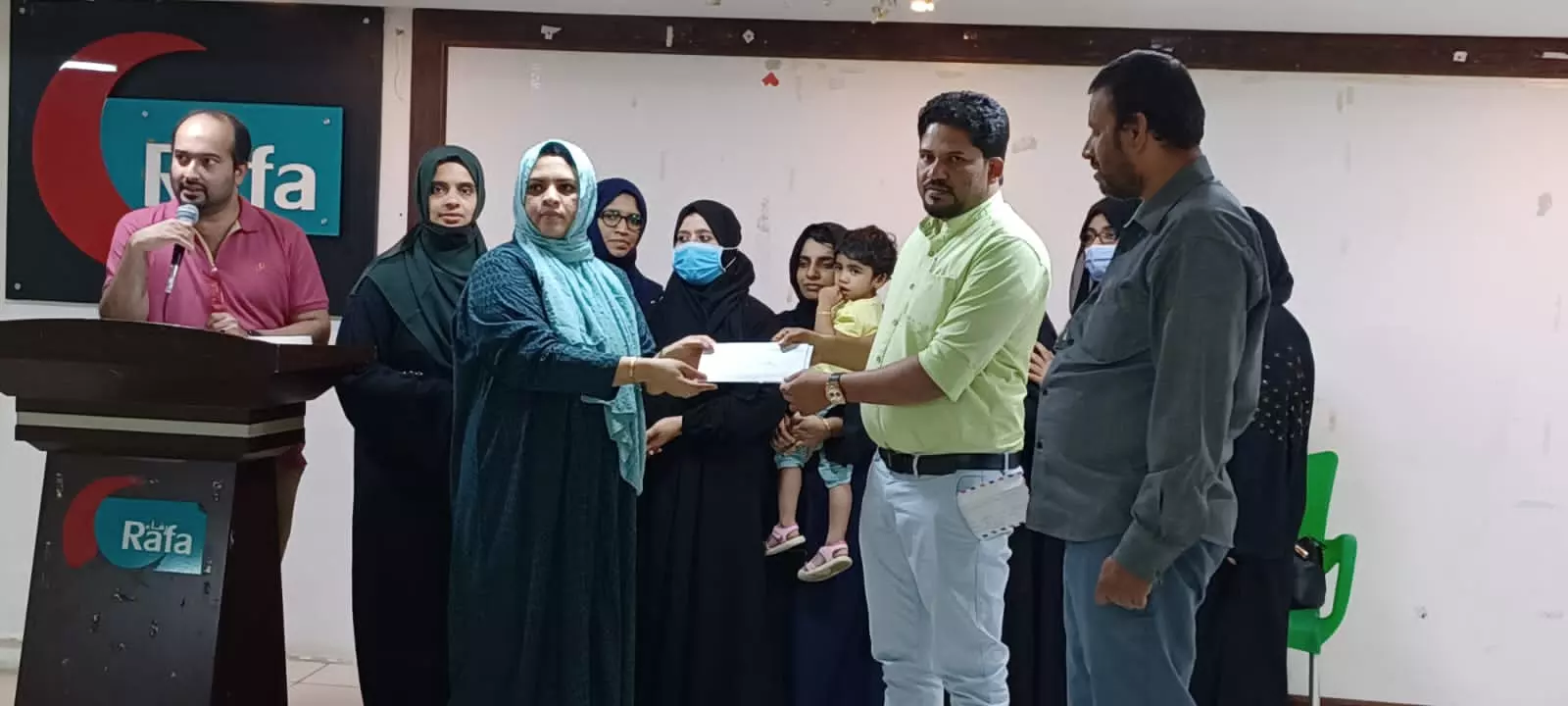 അല്‍ കോബാര്‍ കെ.എം.സി.സി വനിതാവിങ് സാന്ത്വനസ്പര്‍ശം സഹായവിതരണം നടത്തി