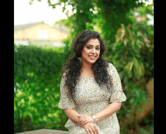 തടിയുള്ള പെണ്ണുങ്ങളെയും ആണുങ്ങളെയും എന്തുകൊണ്ടാണ് ആരും സുന്ദരികളെന്നും സുന്ദരന്മാരെന്നും വിളിക്കാത്തത്; ബോഡി ഷേമിംഗിനെക്കുറിച്ച് നടി ജ്യൂവല്‍ മേരി