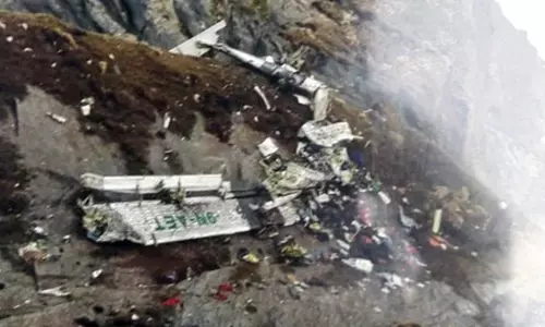 തകര്ന്ന നേപ്പാള് വിമാനത്തിന്റെ അവശിഷ്ടങ്ങൾ കണ്ടെത്തി തകര്ന്ന നേപ്പാള് വിമാനത്തിന്റെ അവശിഷ്ടങ്ങൾ കണ്ടെത്തി
