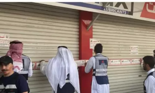 ഗുണനിലവാരമില്ലാത്ത എന്ജിന് ഓയില് ഉപയോഗിച്ച വര്ക്ക്ഷോപ്പുകള് അടച്ചുപൂട്ടി ഗുണനിലവാരമില്ലാത്ത എന്ജിന് ഓയില് ഉപയോഗിച്ച വര്ക്ക്ഷോപ്പുകള് അടച്ചുപൂട്ടി