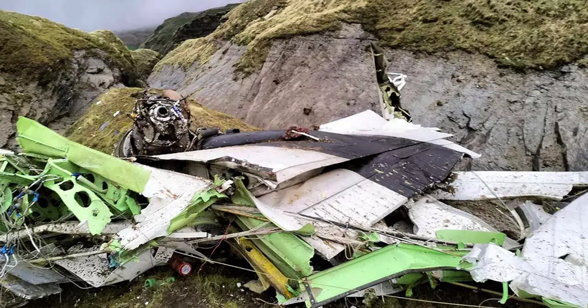 വേര്പിരിഞ്ഞെങ്കിലും മക്കള്ക്കായി ഒരുമിച്ച് യാത്ര; നേപ്പാള് വിമാന ദുരന്തത്തില് കണ്ണീരോര്മയായി ആ കുടുംബം വേര്പിരിഞ്ഞെങ്കിലും മക്കള്ക്കായി ഒരുമിച്ച് യാത്ര; നേപ്പാള് വിമാന ദുരന്തത്തില് കണ്ണീരോര്മയായി ആ കുടുംബം