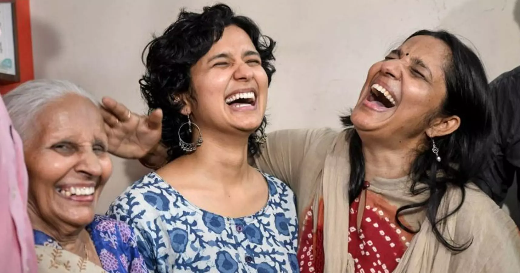 വെറുപ്പ് വിലപ്പോയില്ല; ശ്രുതി ശർമ്മയുടെ വിജയത്തിൽ തിളങ്ങി ജാമിഅ