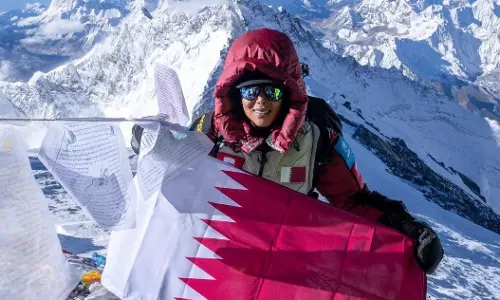 എവറസ്റ്റ് കൊടുമുടി കീഴടക്കി ഖത്തരി പര്വ്വതാരോഹക അസ്മ അല്താനി എവറസ്റ്റ് കൊടുമുടി കീഴടക്കി ഖത്തരി പര്വ്വതാരോഹക അസ്മ അല്താനി