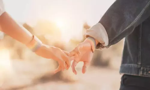 ലെസ്ബിയൻ പങ്കാളിയെ തട്ടിക്കൊണ്ടുപോയെന്ന് ഹേബിയസ് കോർപ്പസ്; ഇരുവർക്കും ഒരുമിച്ച് ജീവിക്കാമെന്ന് കോടതി