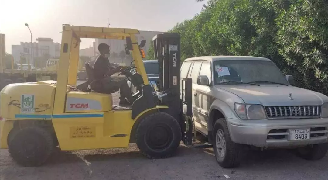 ഉപേക്ഷിച്ച നിലയില്‍ പാര്‍ക്ക് ചെയ്ത വാഹനങ്ങള്‍ മുനിസിപ്പാലിറ്റി നീക്കം ചെയ്തു