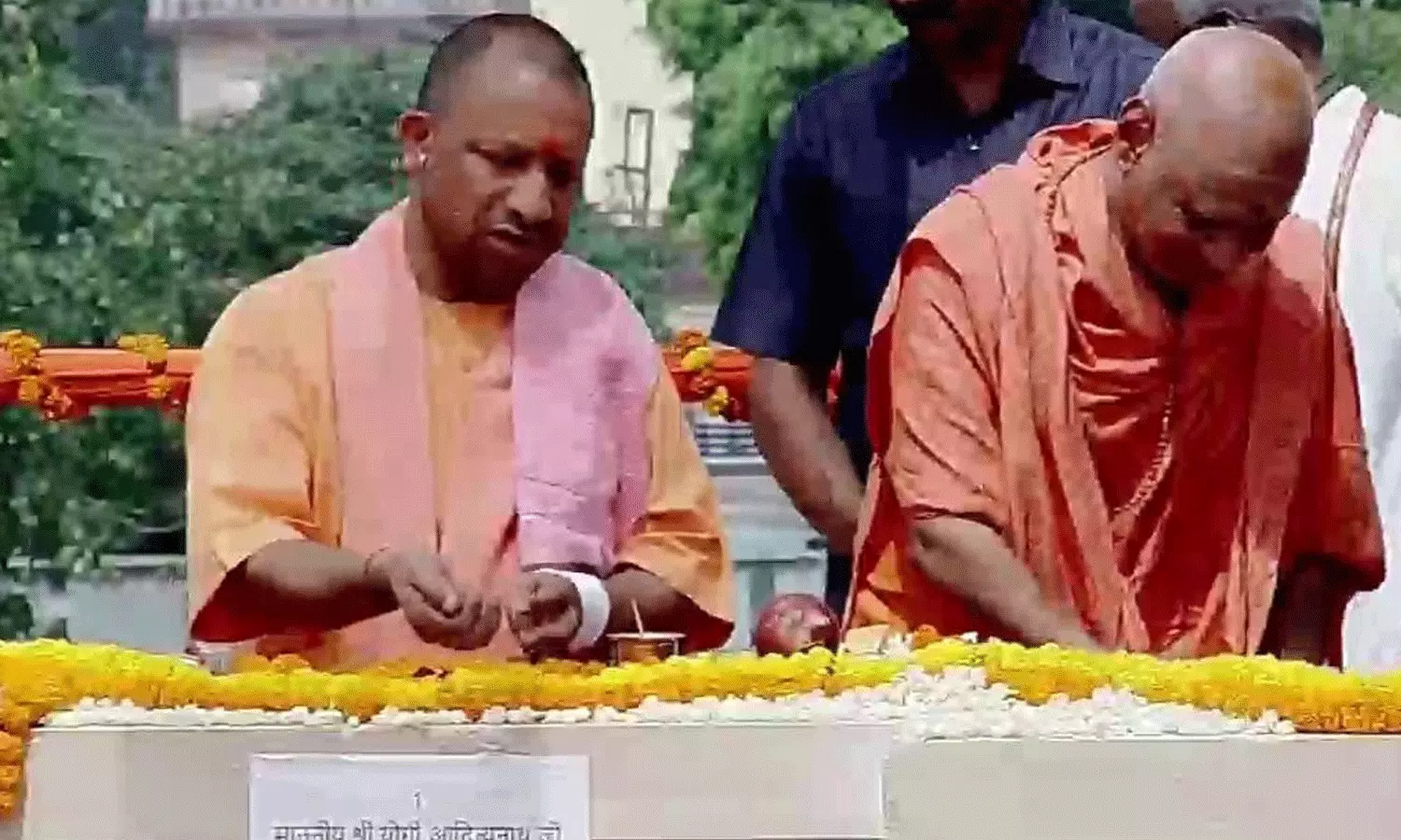 അയോധ്യയിലെ രാമക്ഷേത്രത്തിന്റെ ശ്രീകോവിലിന് ഇന്ന് തറക്കല്ലിടും