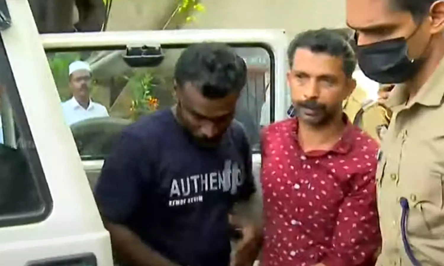 മലപ്പുറത്ത് യുവാവ് വെടിയെറ്റു മരിച്ച സംഭവം: മൂന്ന് പേർ കൂടി അറസ്റ്റിൽ മലപ്പുറത്ത് യുവാവ് വെടിയെറ്റു മരിച്ച സംഭവം: മൂന്ന് പേർ കൂടി അറസ്റ്റിൽ