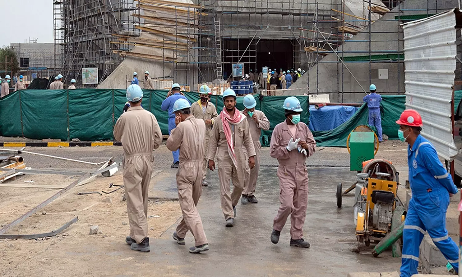 കുവൈത്തിൽ ഉച്ചസമയത്ത് തുറസായ സ്ഥലങ്ങളിൽ ജോലി ചെയ്യുന്നതിന് മൂന്ന് മാസത്തേക്ക് വിലക്ക്