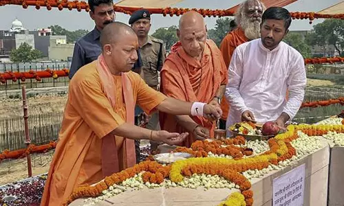 അയോധ്യ രാമക്ഷേത്ര ശ്രീകോവിലിന് ശിലയിട്ടു