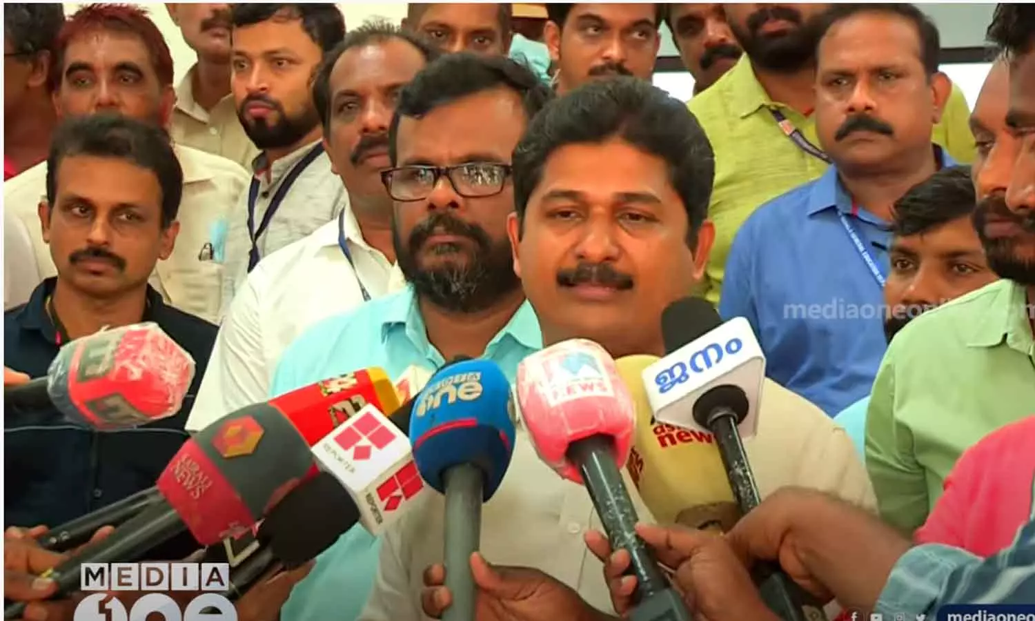 ജനവിധി സർക്കാറിന് എതിരാണെന്ന് പറഞ്ഞ് ക്ഷേമപെൻഷൻ കുറക്കാൻ പറ്റോ?; സഹതാപ തരംഗമെന്ന് എം സ്വരാജ്