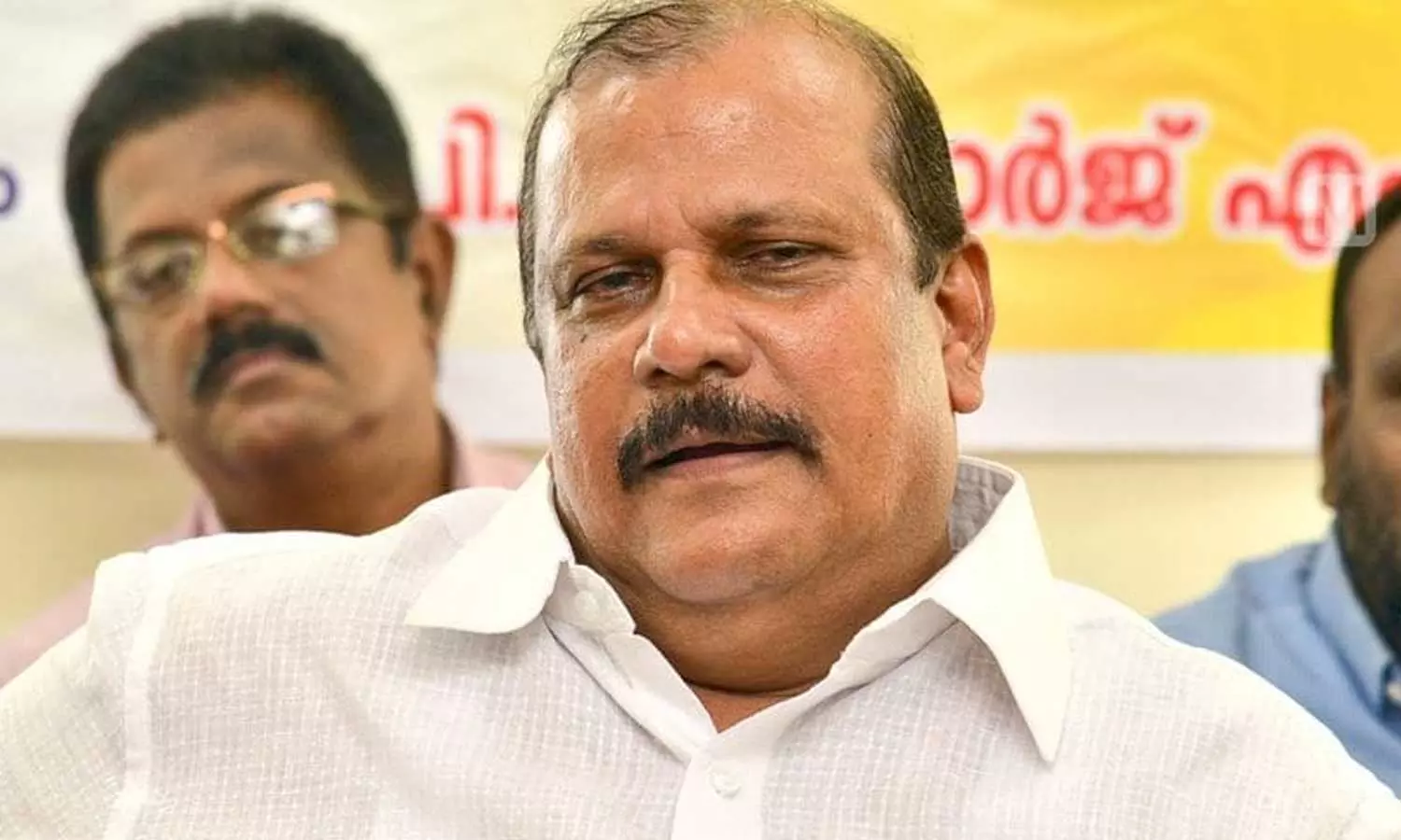 ജോ ജോസഫിനെ രോഗികൾക്ക് ആവശ്യമുണ്ട്, എത്രയും പെട്ടെന്ന് ആശുപത്രിയിലെത്തണം: പി സി ജോർജ് ജോ ജോസഫിനെ രോഗികൾക്ക് ആവശ്യമുണ്ട്, എത്രയും പെട്ടെന്ന് ആശുപത്രിയിലെത്തണം: പി സി ജോർജ്