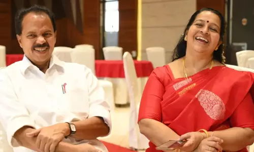 ആദ്യ റൗണ്ടിൽ പി.ടിയേക്കാള് ലീഡ് ഉമ തോമസിന് ആദ്യ റൗണ്ടിൽ പി.ടിയേക്കാള് ലീഡ് ഉമ തോമസിന്