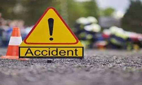 തൃശൂരിൽ റോഡിലെ കുഴിയിൽ വീണ് യുവാവ് മരിച്ചു