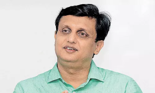 പൊന്തക്കാട്ടിൽ ബോർഡ് വെച്ചിട്ട് കാര്യമില്ല, എല്ലാവരും കാണണം; തൃപ്പൂണിത്തുറ പാലം അപകടത്തിൽ മന്ത്രി റിയാസ് പൊന്തക്കാട്ടിൽ ബോർഡ് വെച്ചിട്ട് കാര്യമില്ല, എല്ലാവരും കാണണം; തൃപ്പൂണിത്തുറ പാലം അപകടത്തിൽ മന്ത്രി റിയാസ്