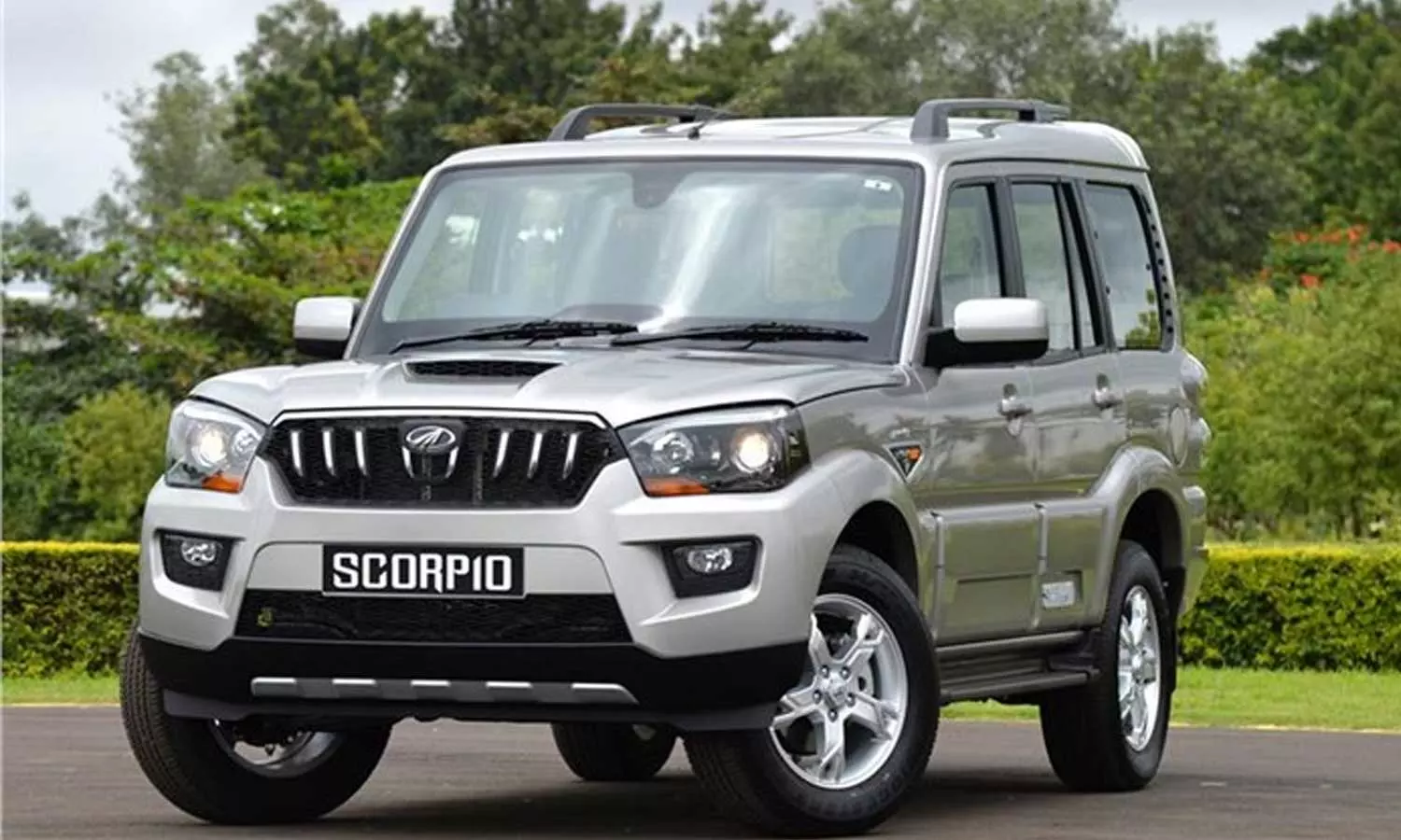 പുതിയത് വന്നതെന്ന് കരുതി പഴയതിനെ മറക്കാൻ പറ്റുമോ.. ക്ലാസിക്ക് സ്കോർപിയോ മാറ്റങ്ങളോടെ തുടരും പുതിയത് വന്നതെന്ന് കരുതി പഴയതിനെ മറക്കാൻ പറ്റുമോ.. ക്ലാസിക്ക് സ്കോർപിയോ മാറ്റങ്ങളോടെ തുടരും